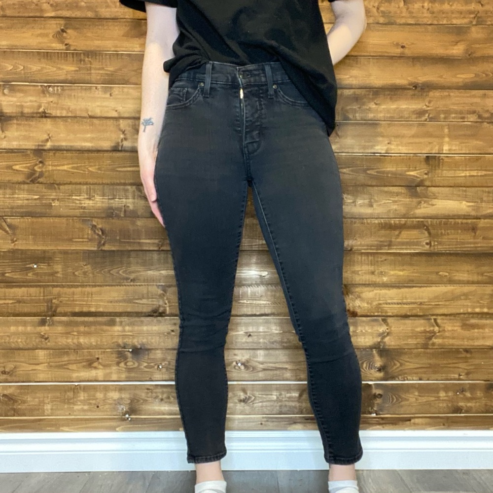 ✨Levi’s 311 Shaping Skinny Black Denim Jeans - Size 4✨